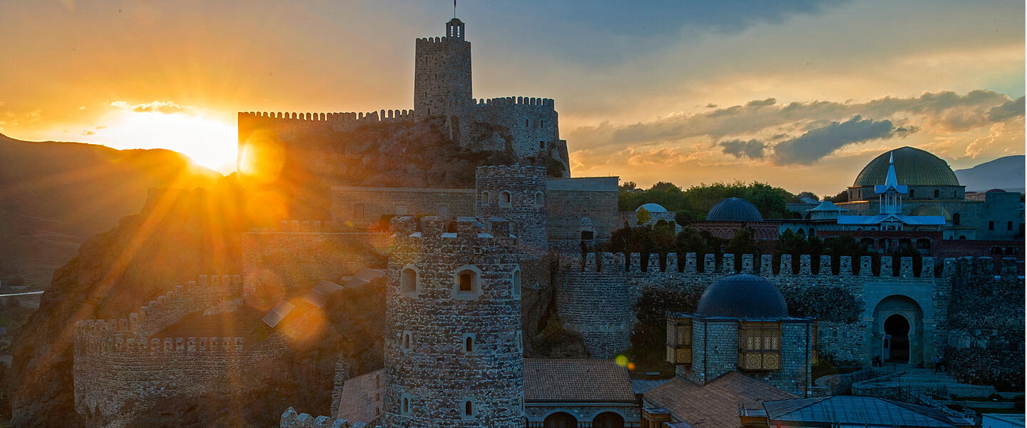 Georgien ─ im Land der 1.000 Wunder Georgien ─ im Land der 1.000 Wunder